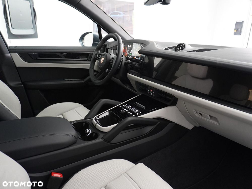Porsche Cayenne S E-Hybrid PHEV Black Edition - 33