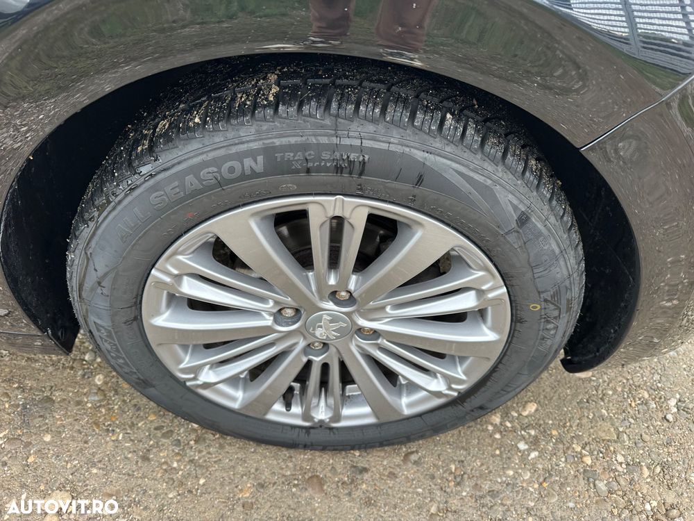 Peugeot 208 1.2 L PureTech Style - 14