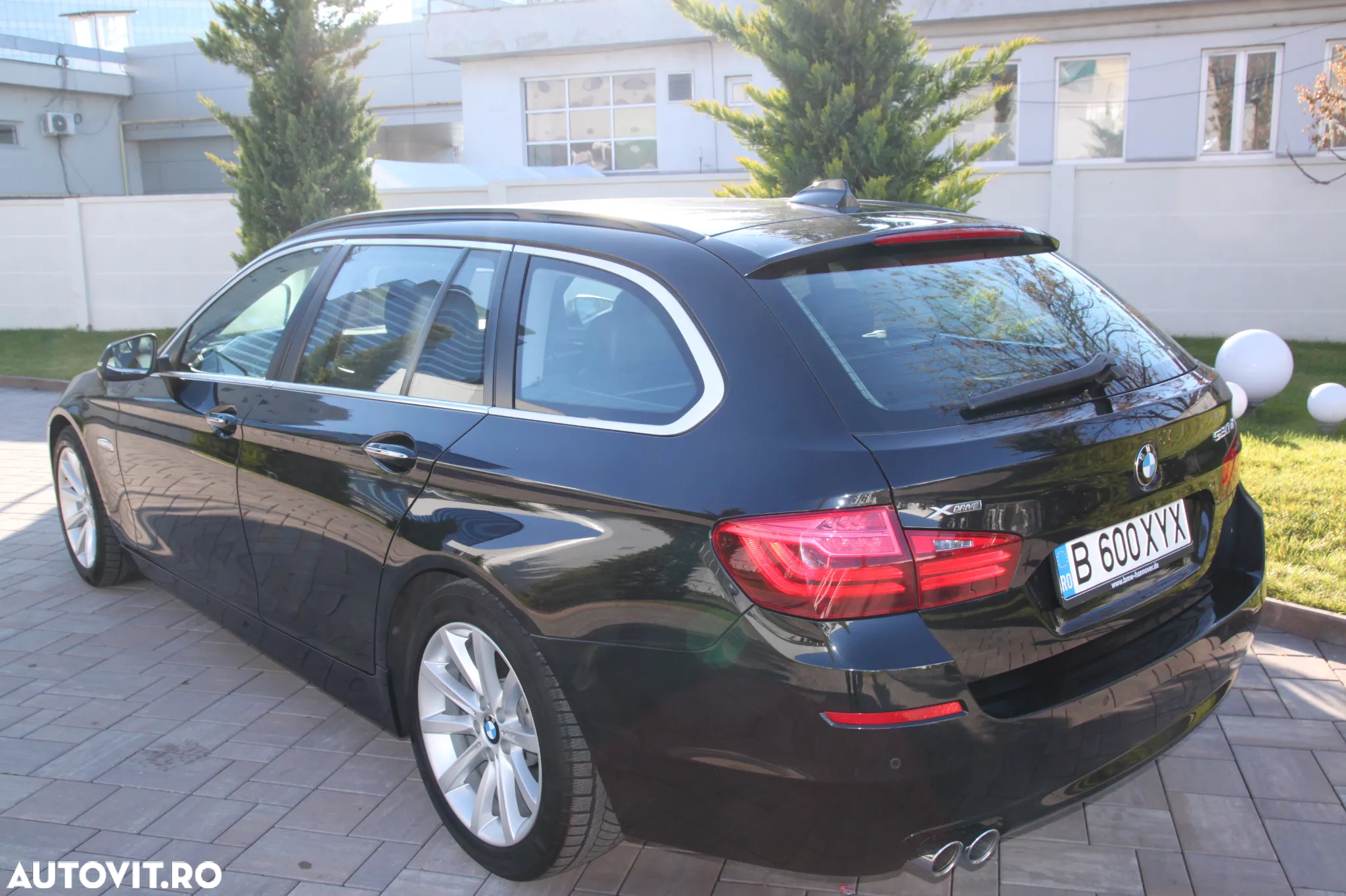 BMW Seria 5 520d xDrive - 32