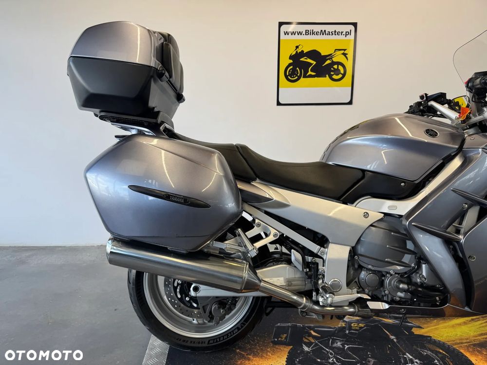 Yamaha FJR - 16