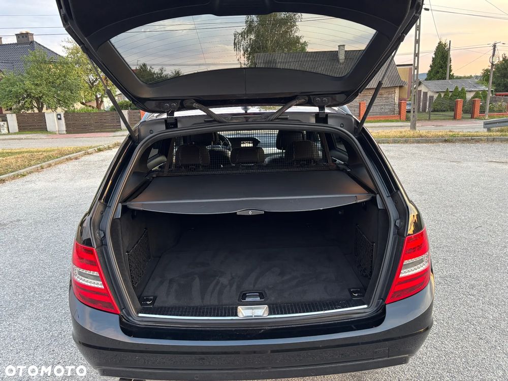 Mercedes-Benz Klasa C 200 CDI DPF Automatik BlueEFFICIENCY Special Edition - 8