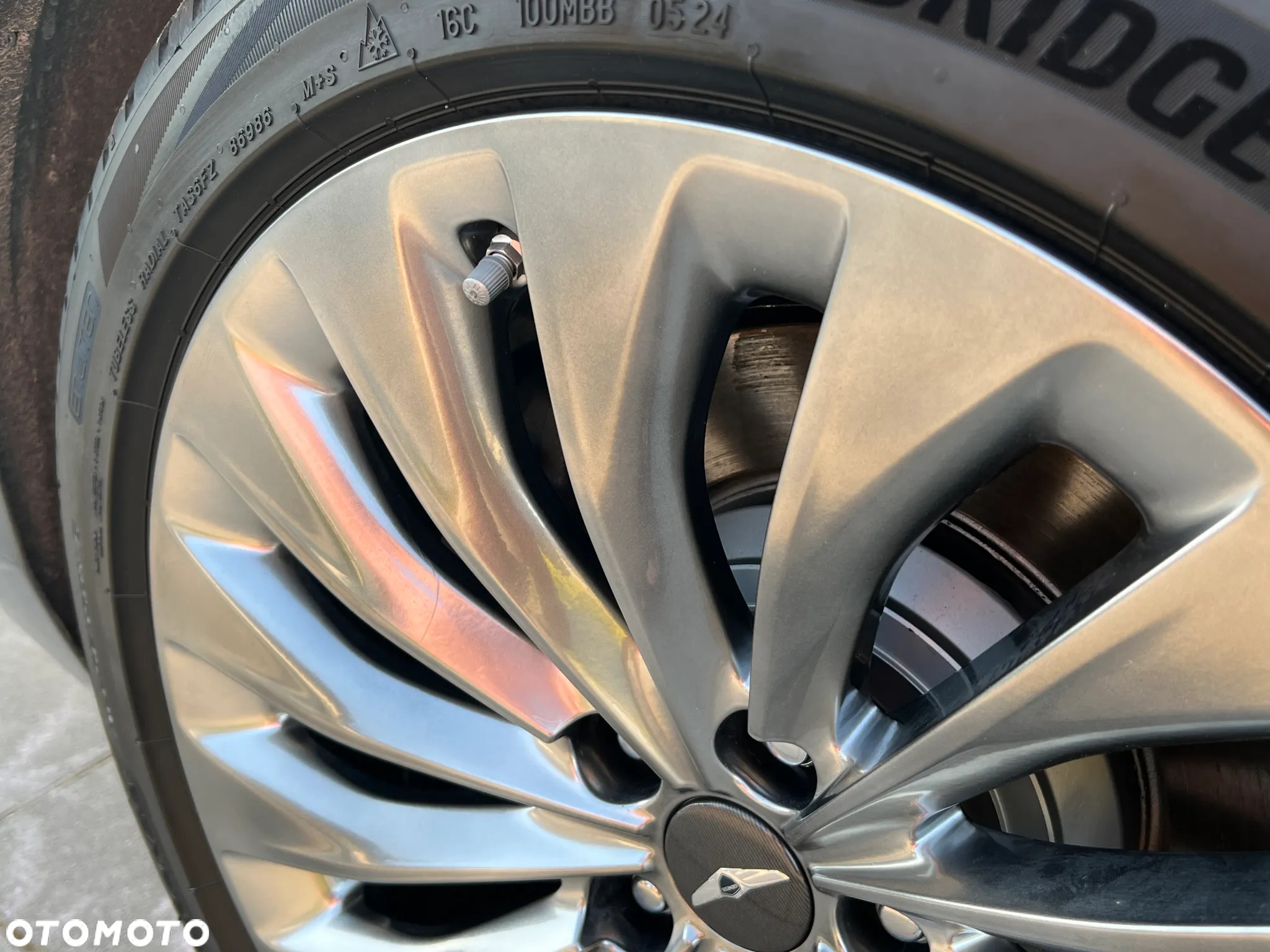 Genesis G90 - 9