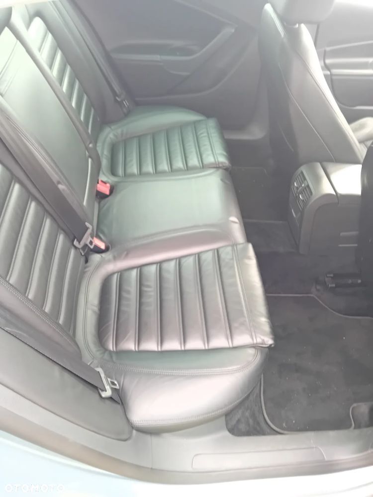 Volkswagen Passat - 5