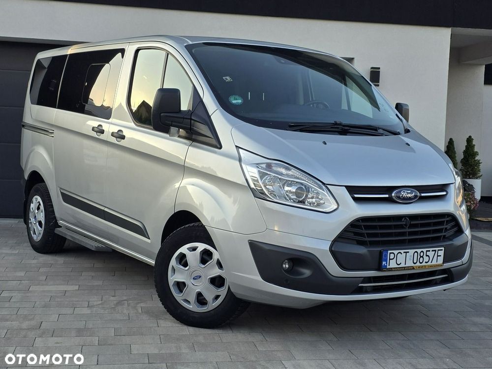 Ford Tourneo Custom - 34