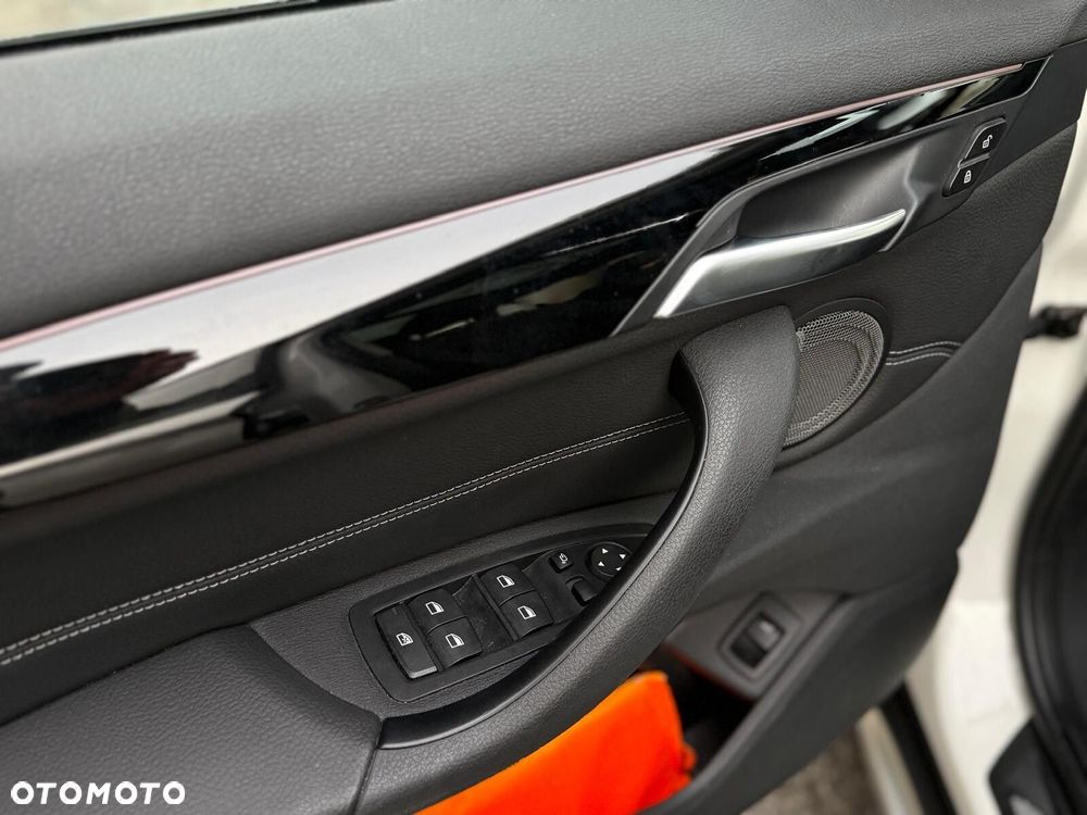 BMW X1 xDrive20i GPF xLine - 13