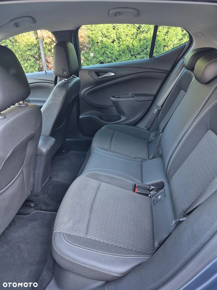 Opel Astra 1.6 T Dynamic S&S - 13