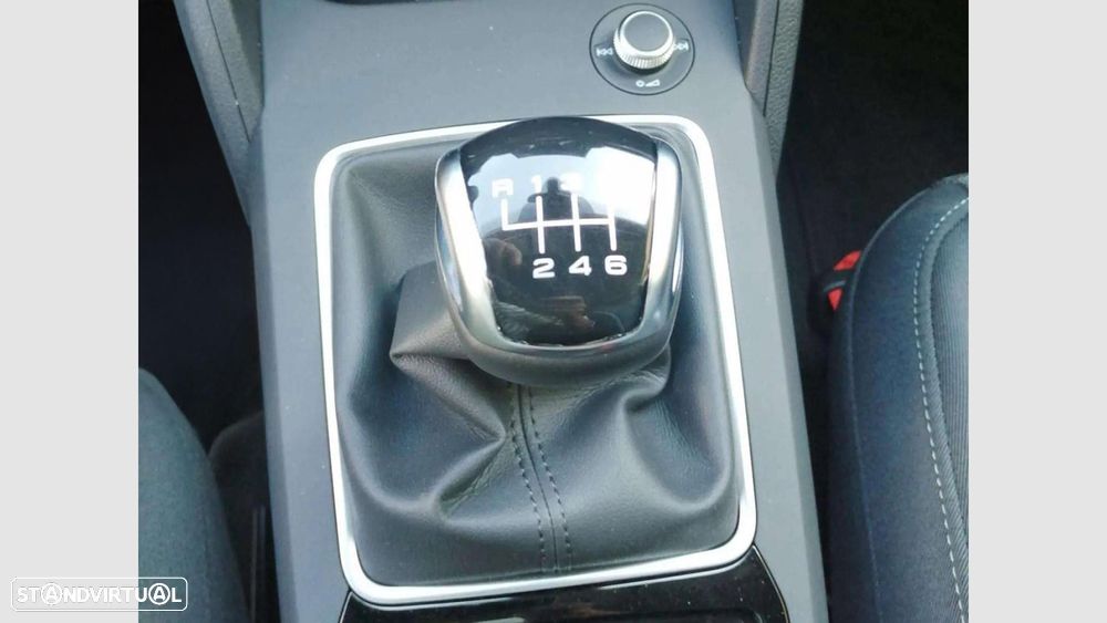 Audi Q2 30 TFSI SE Business - 16