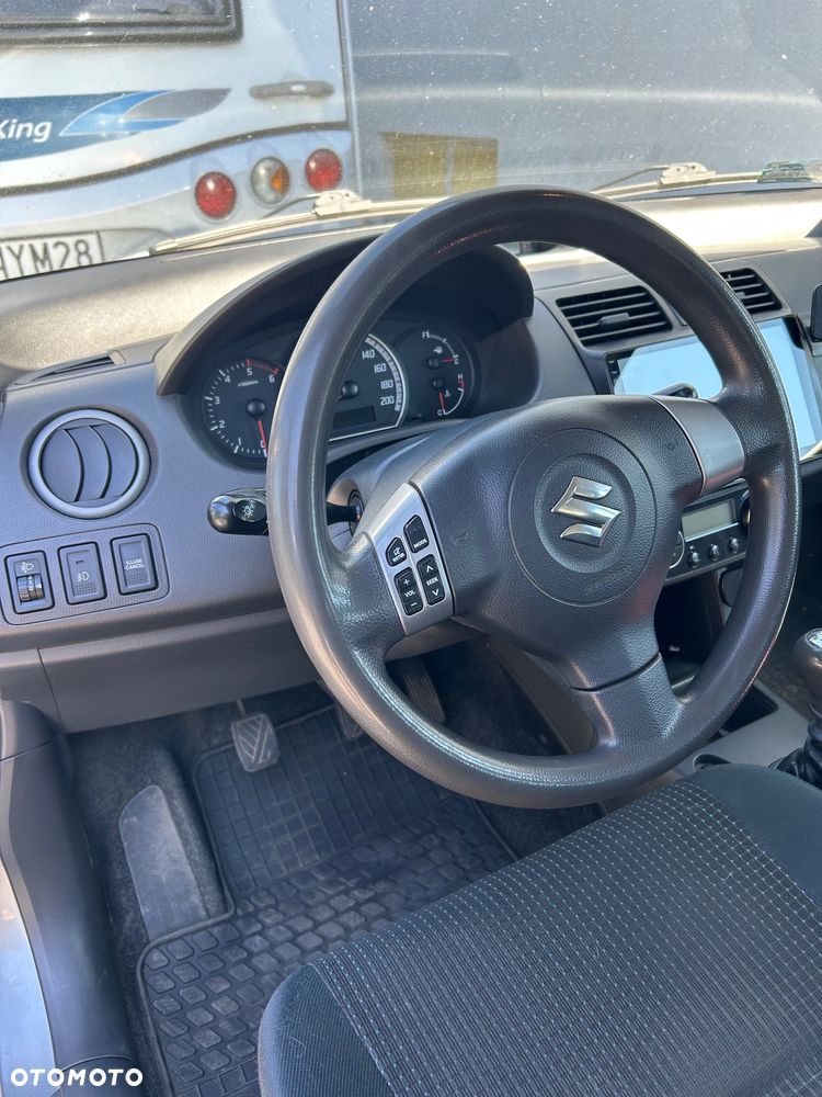 Suzuki Swift - 11