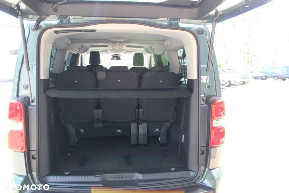 Peugeot Traveller - 24