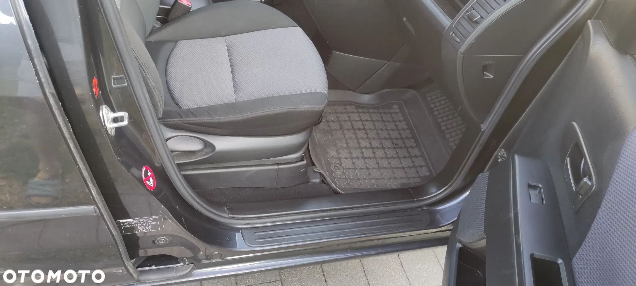 Mazda 5 - 8