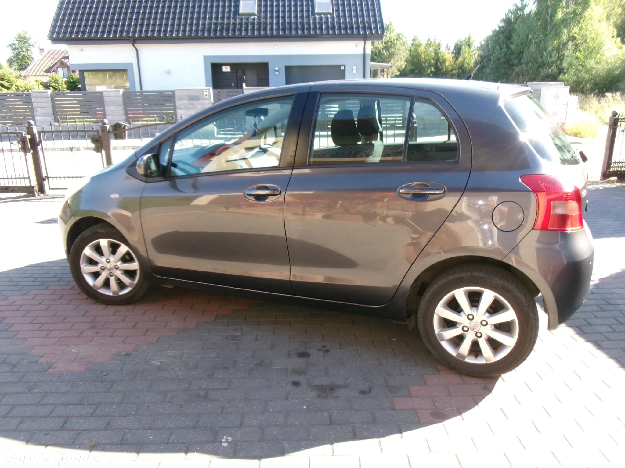 Toyota Yaris - 1
