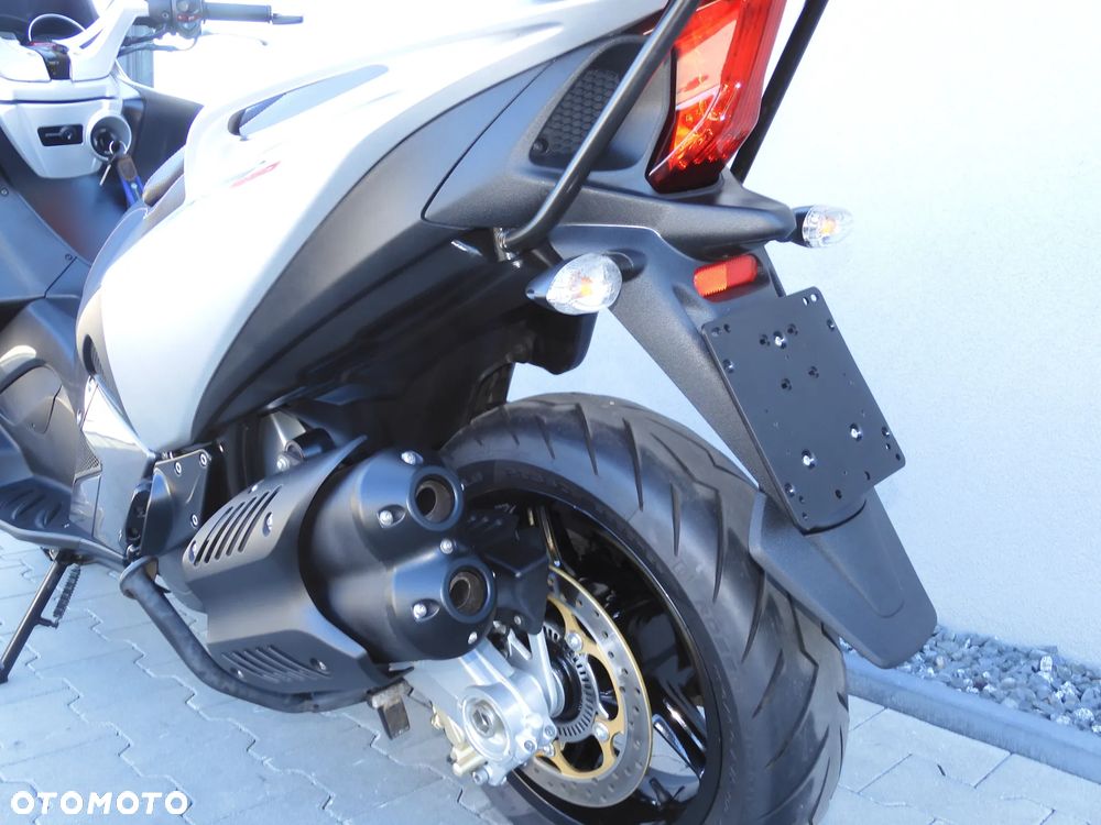 Aprilia SRV 850 - 29