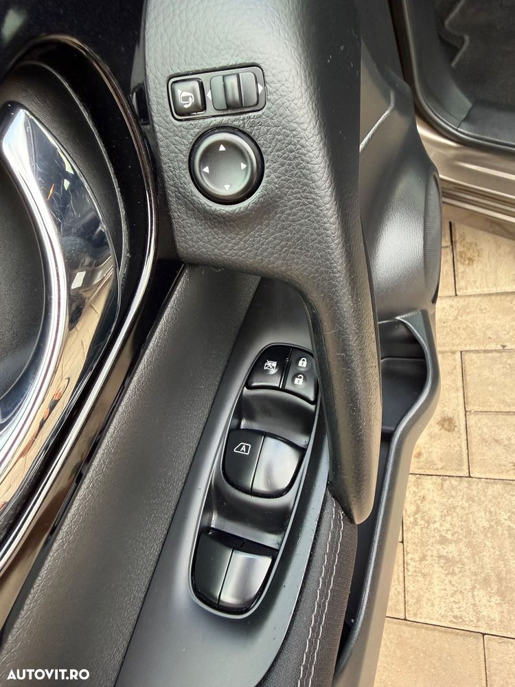 Nissan Qashqai 1.6L dCi Start/Stop 4X4-i N-Connecta - 12