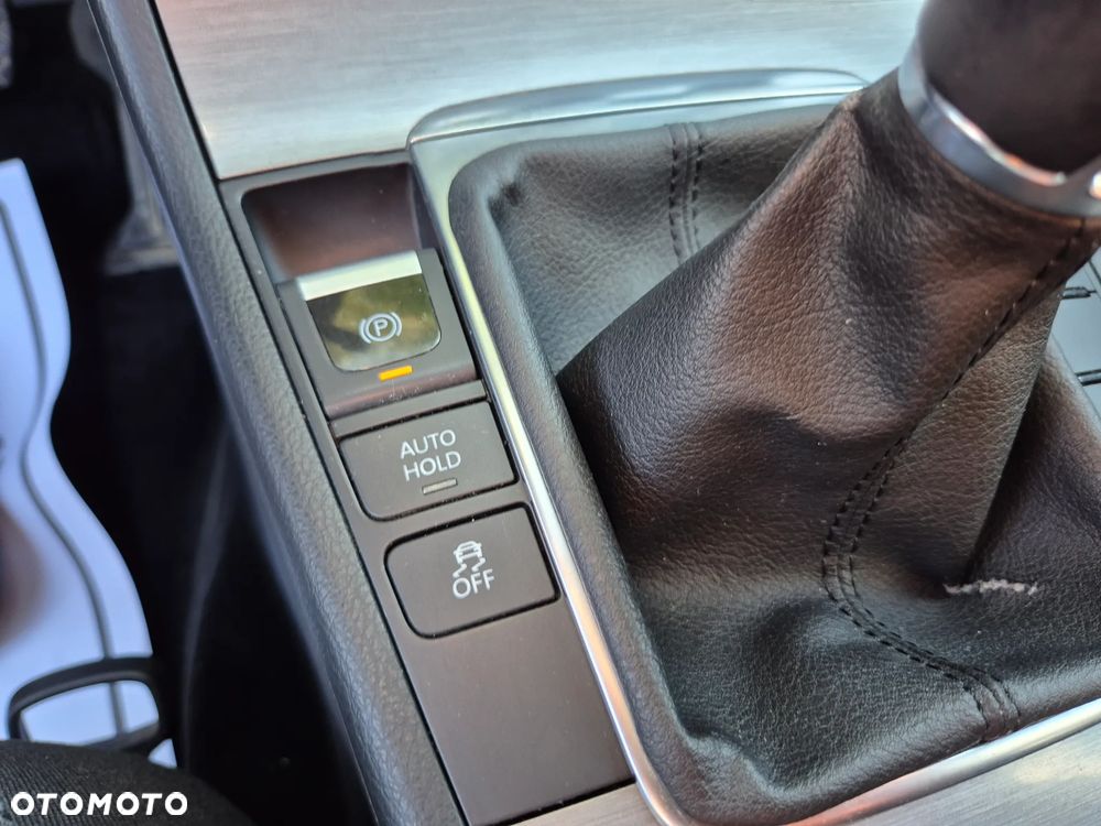 Volkswagen Passat 2.0 TDI Highline - 16