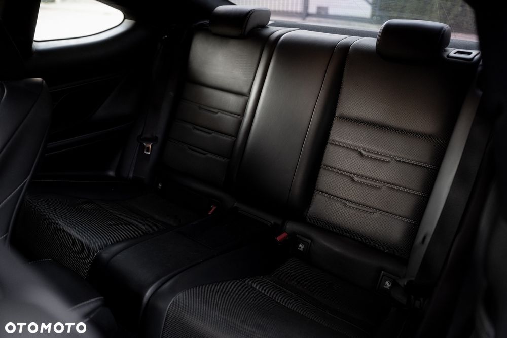 Lexus RC 200t / 300 F Sport - 10