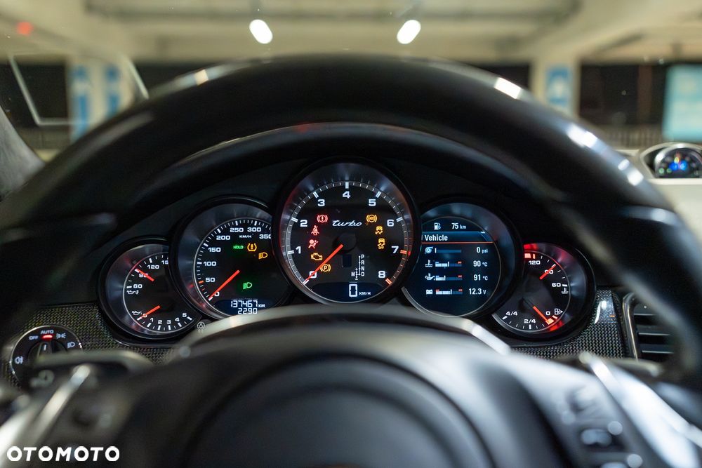 Porsche Panamera Turbo Executive - 16