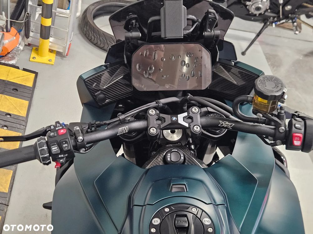 BMW XR - 16
