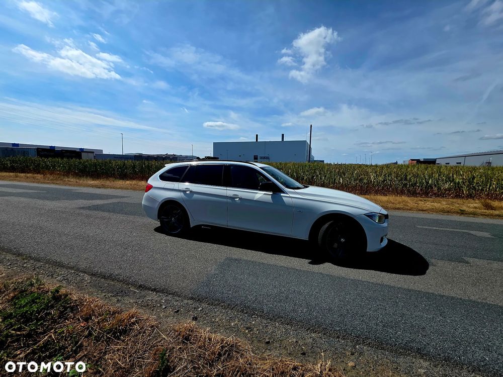 BMW Seria 3 320d xDrive Sport-Aut Luxury Line - 9