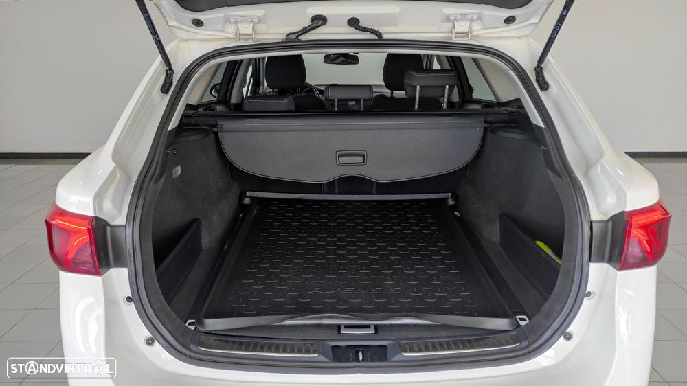 Toyota Avensis Touring Sports 2.0 D-4D Exclusive+GPS - 22