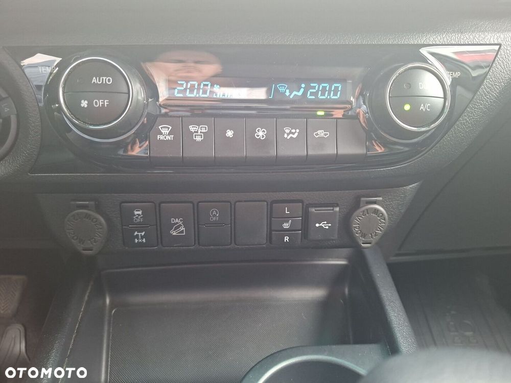 Toyota Hilux 2.8 D-4D mHEV Double Cab Invincible 4x4 - 21