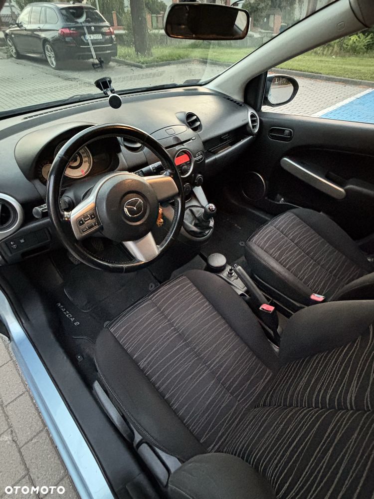 Mazda 2 - 5