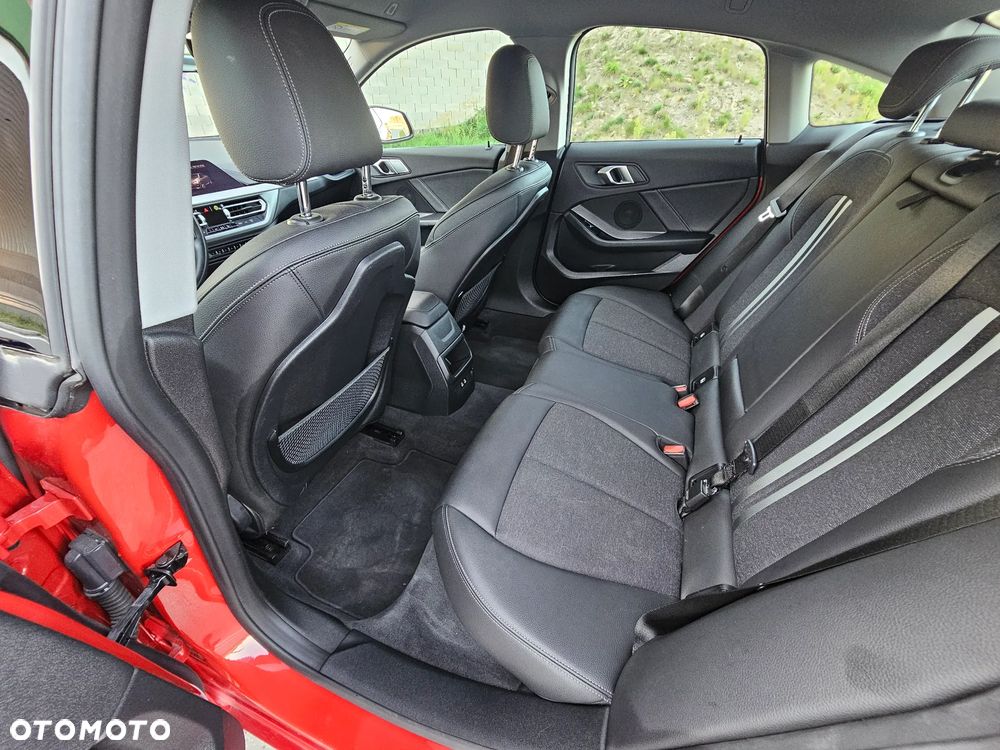 BMW Seria 2 218i Advantage - 11