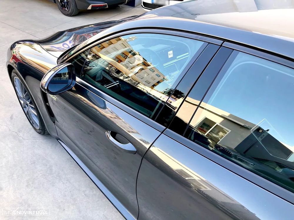 Porsche Panamera 4 E-Hybrid - 53