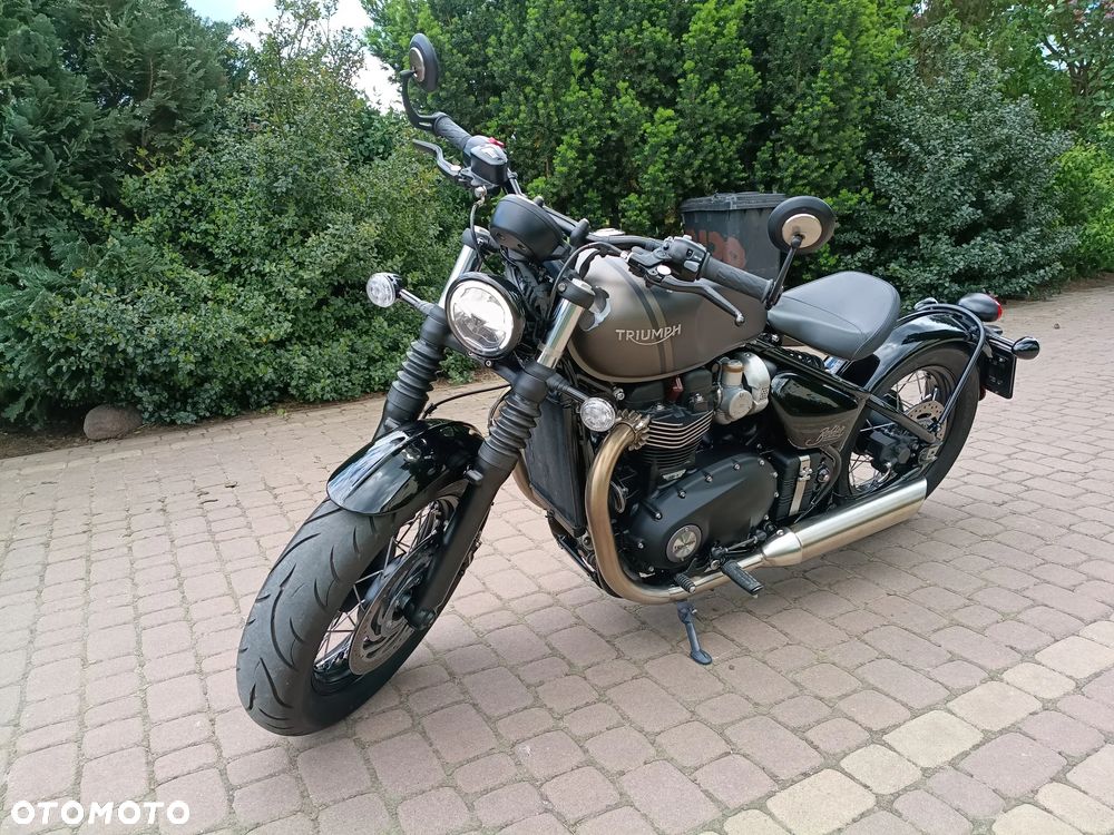 Triumph Bonneville Bobber - 3