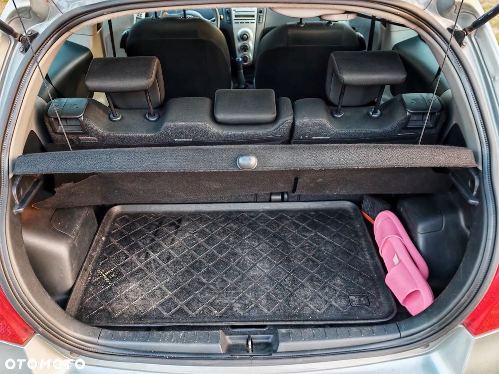 Toyota Yaris 1.3 Terra Gold - 14