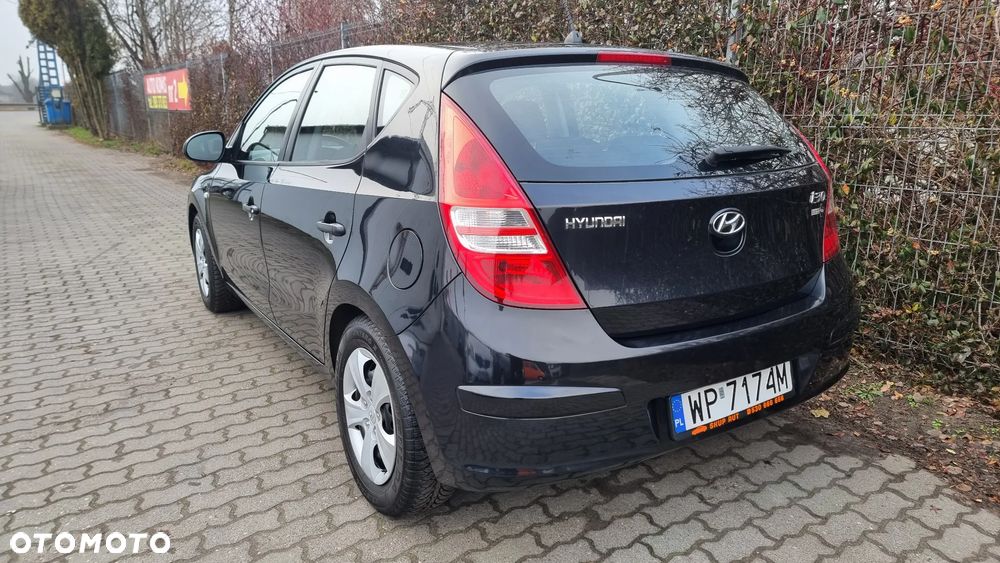 Hyundai i30 1.4 Base + - 31