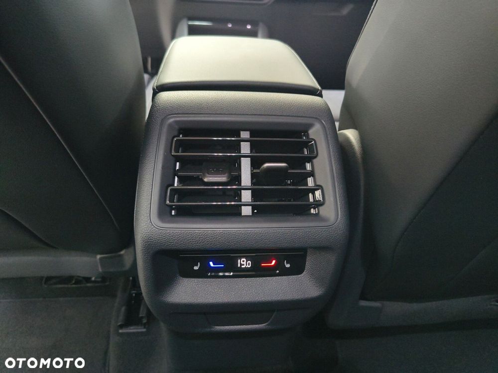 Volkswagen Tiguan - 33