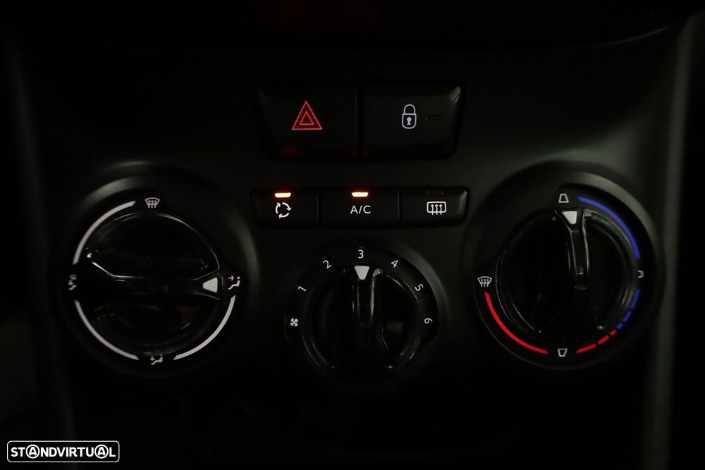 Peugeot 2008 1.2 PureTech Active - 12