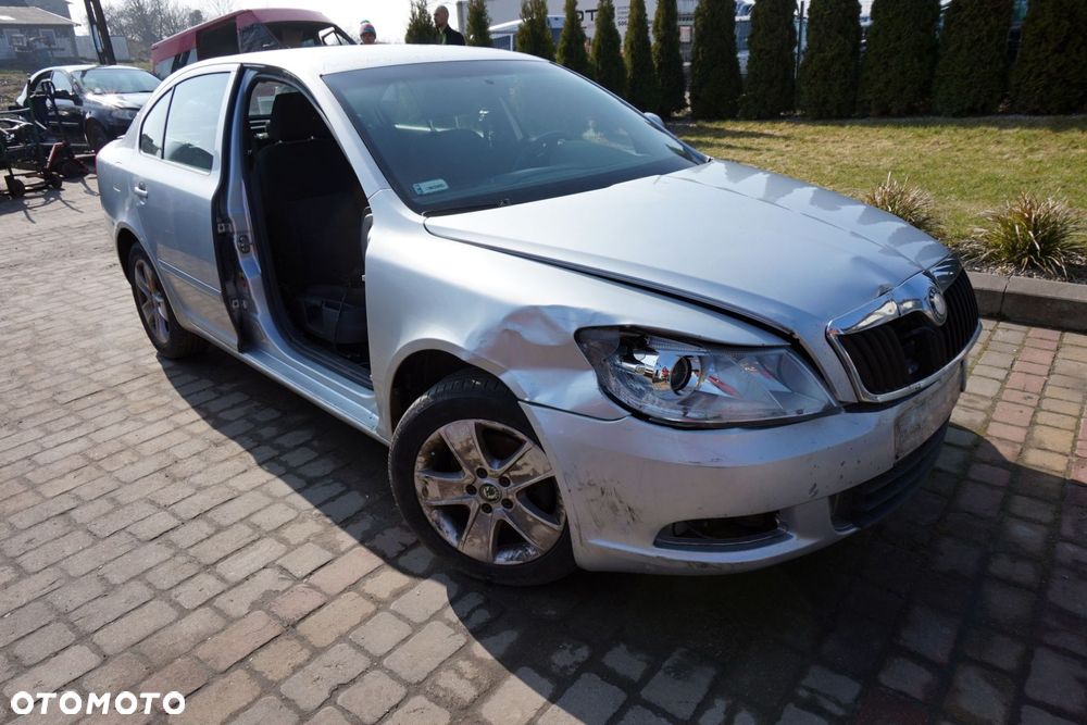 SKODA OCTAVIA II LIFT 5D HB 2010 9156 1.8 FSI CDAA 160KM MDP SREBRNY na części - 7