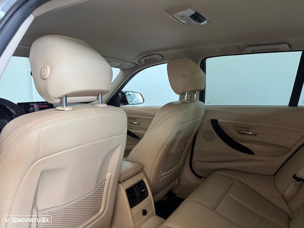 BMW 320 d Auto Pack M - 23