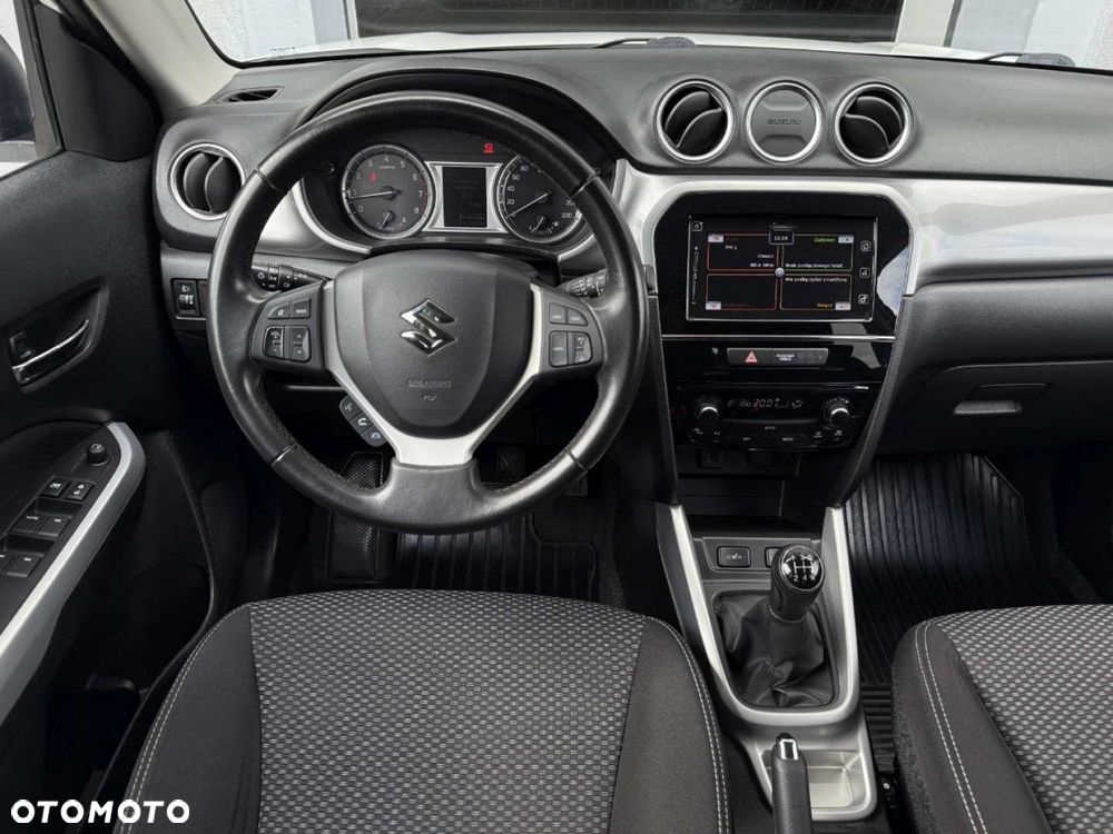 Suzuki Vitara 1.6 Premium 2WD - 23