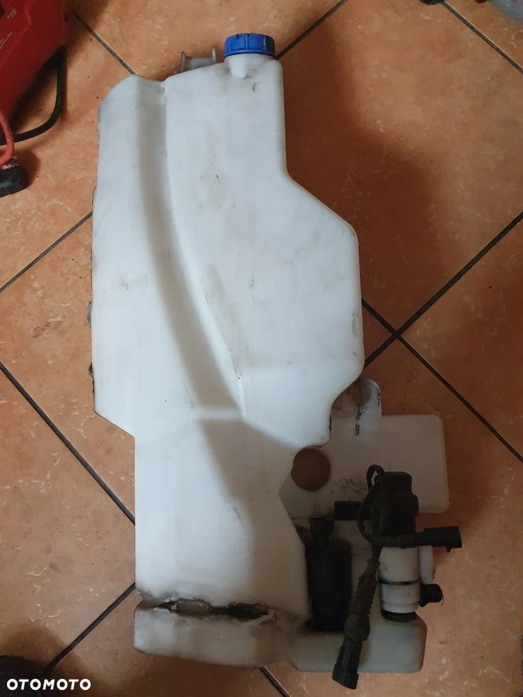 Kompletny Zbiornik spryskiwacza Iveco 504011556 z pompkami - 1