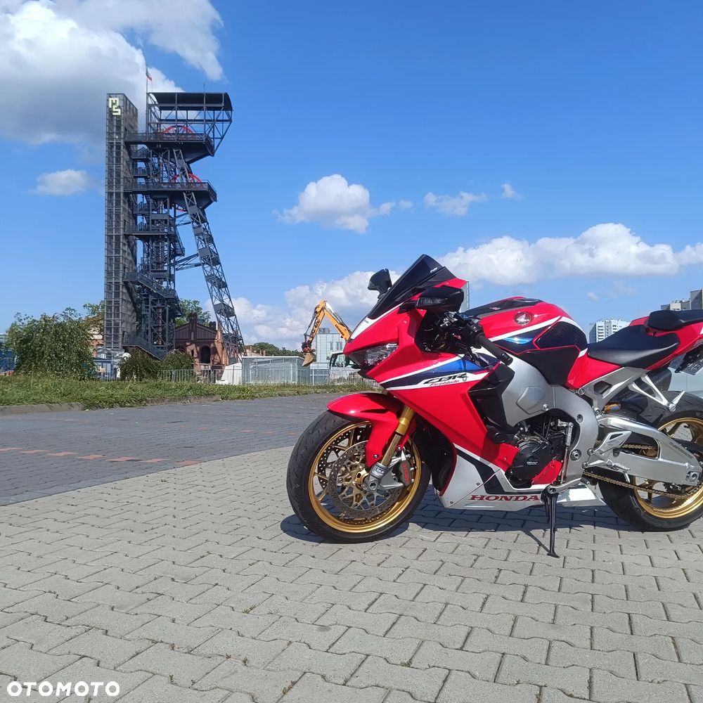 Honda CBR - 3
