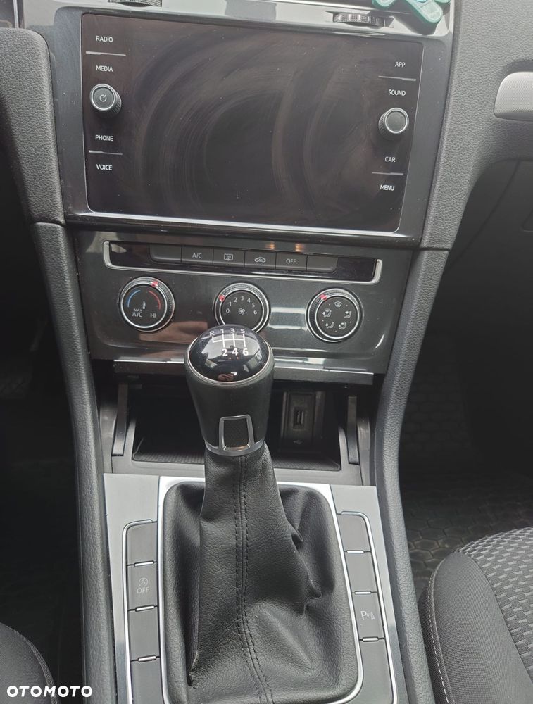 Volkswagen Golf 1.5 TSI BMT Trendline - 11