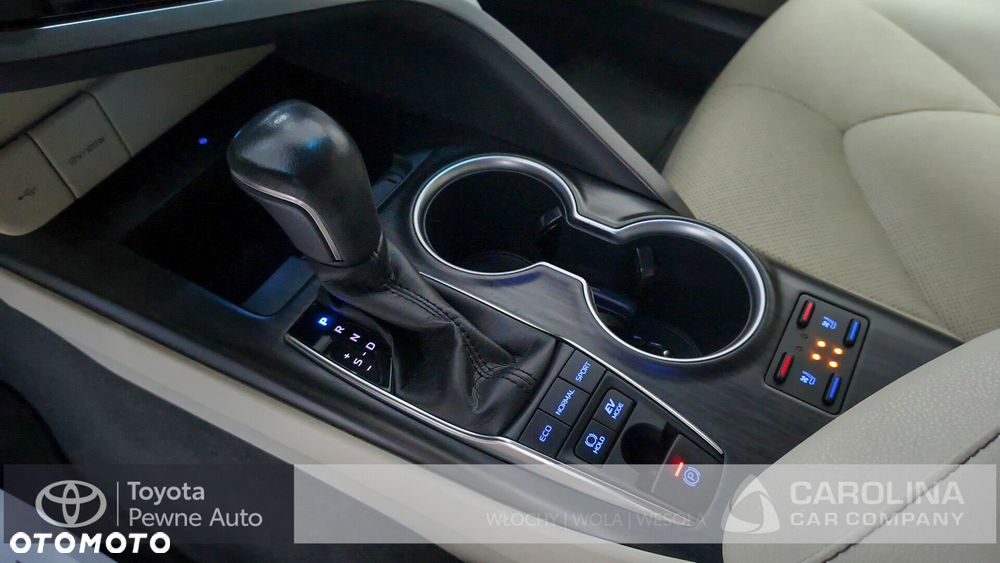 Toyota Camry 2.5 Hybrid Executive CVT - 10
