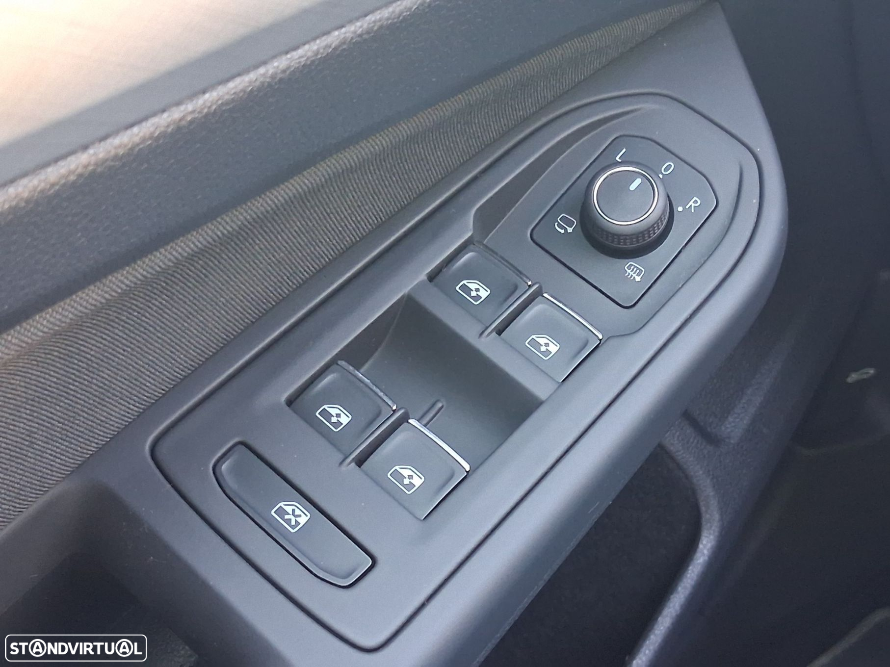 VW Golf 1.0 TSI Life - 41