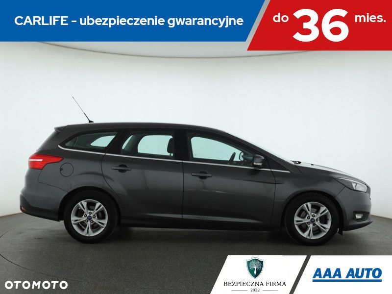 Ford Focus SW - 8