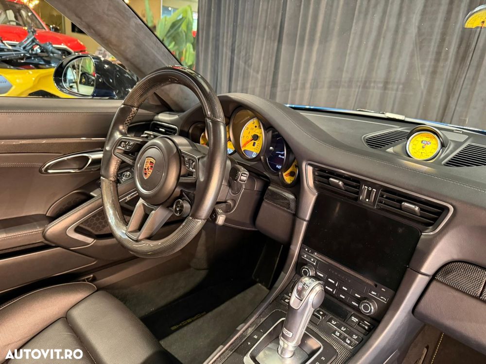 Porsche 911-TURBO-S - 25