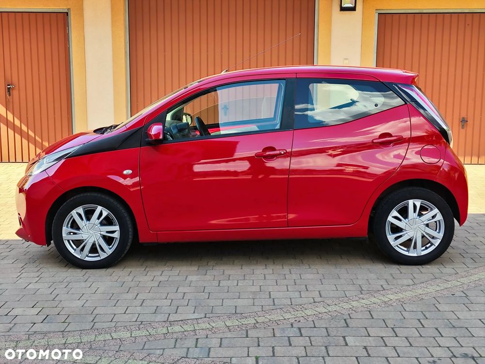 Toyota Aygo x-wave - 9