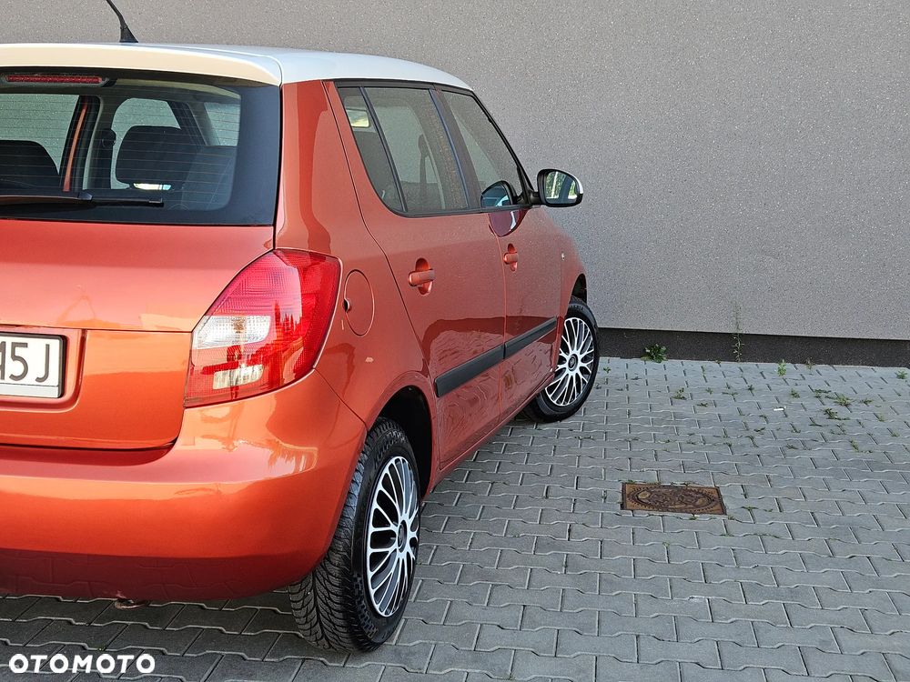 Skoda Fabia 1.2 HTP Cool Colour Edition - 21