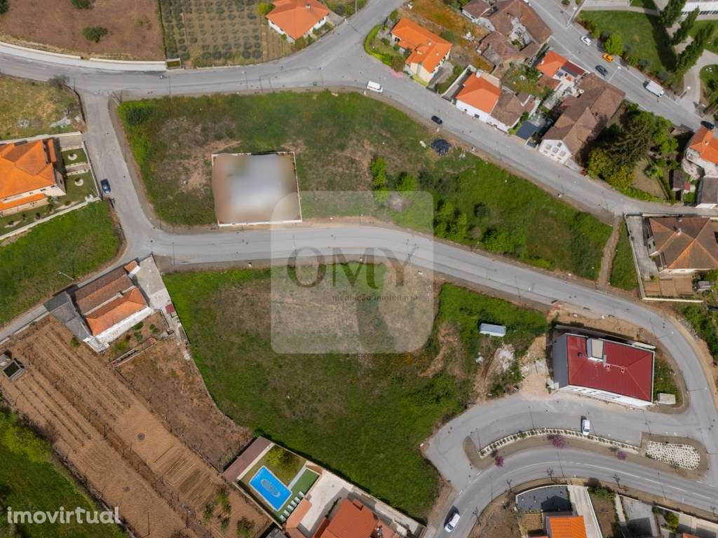 Lote em Sabrosa para Construção de Moradia com 4 Frentes - Grande imagem: 2/7