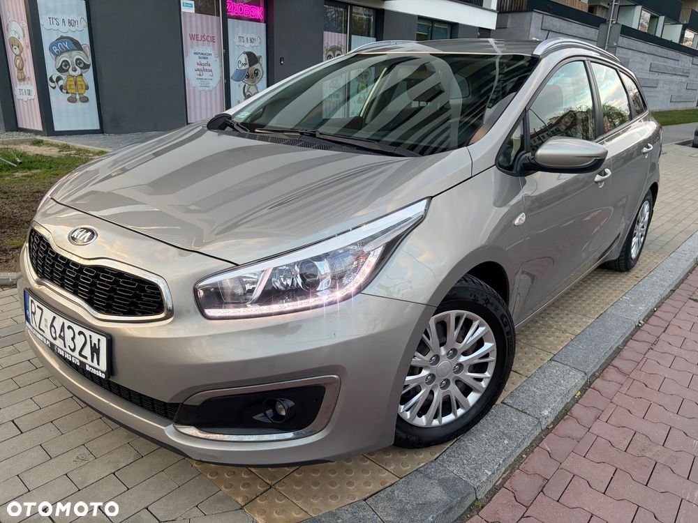 Kia Ceed 1.6 GDI ISG UEFA EURO 2016 - 5