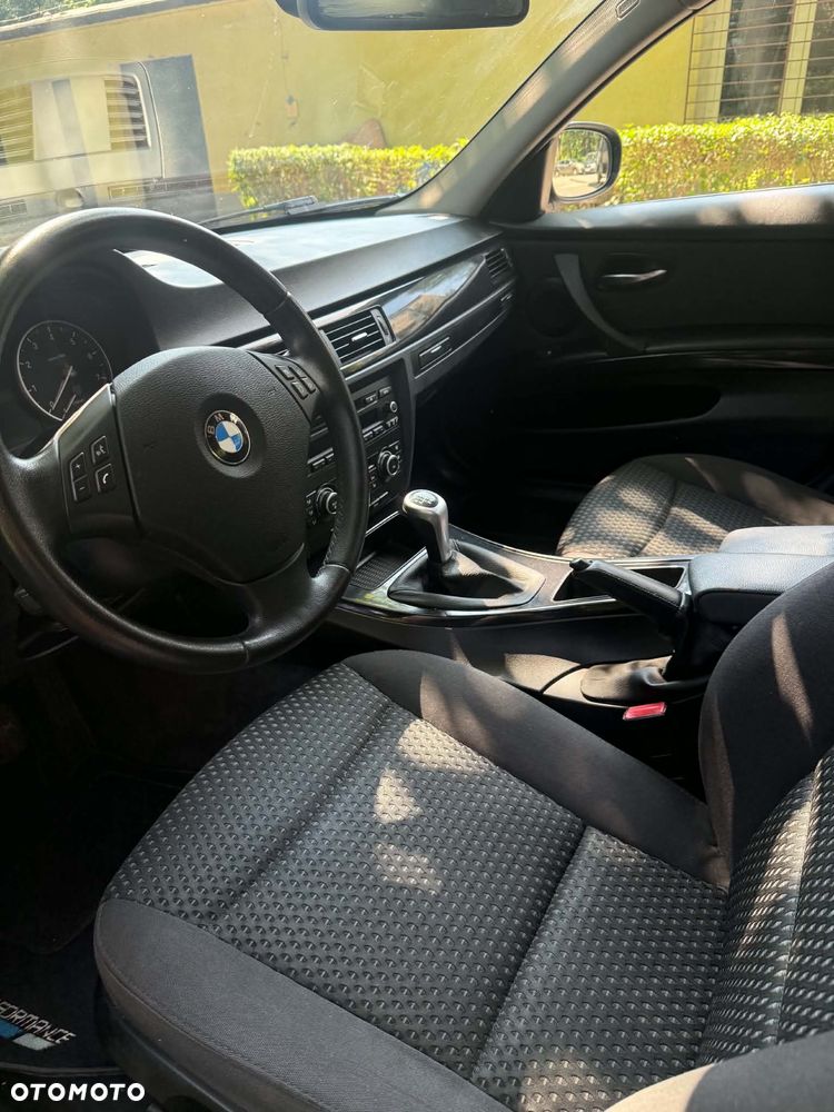 BMW Seria 3 320i - 10