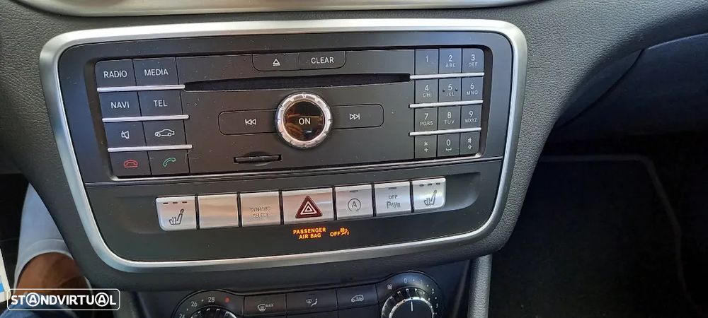 Mercedes-Benz CLA 180 d Shooting Brake AMG Line - 11