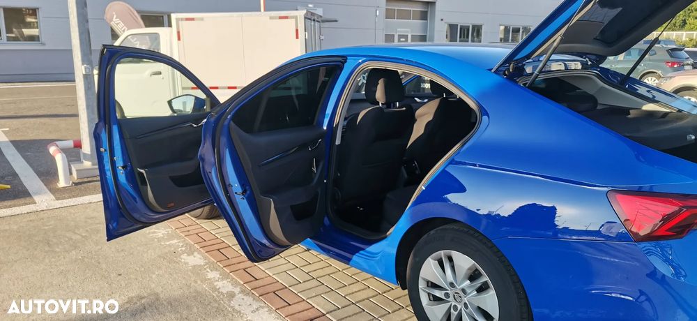 Skoda Octavia 2.0 TDI DSG Style - 3