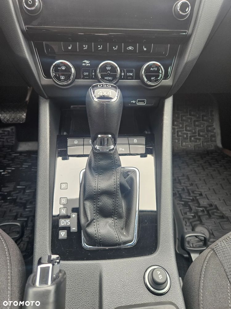 Skoda Octavia 2.0 TDI 4x4 Style DSG - 19